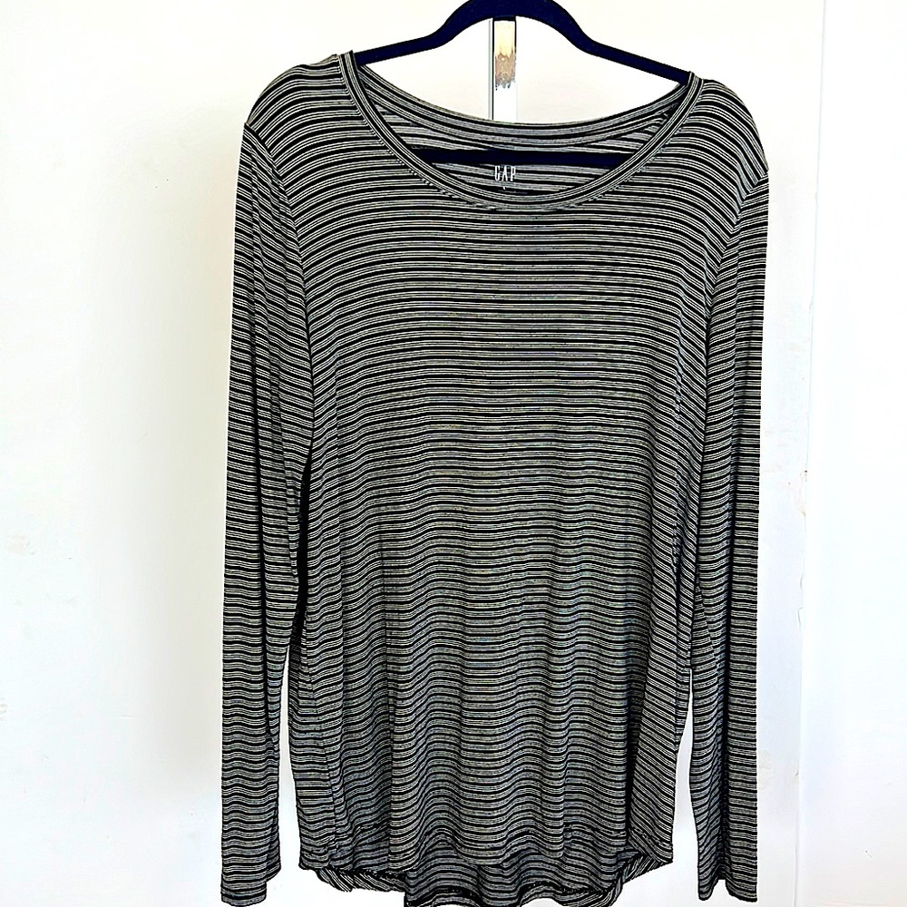 Gap Long Sleeve Tee Stretchy Black and White Stripe L